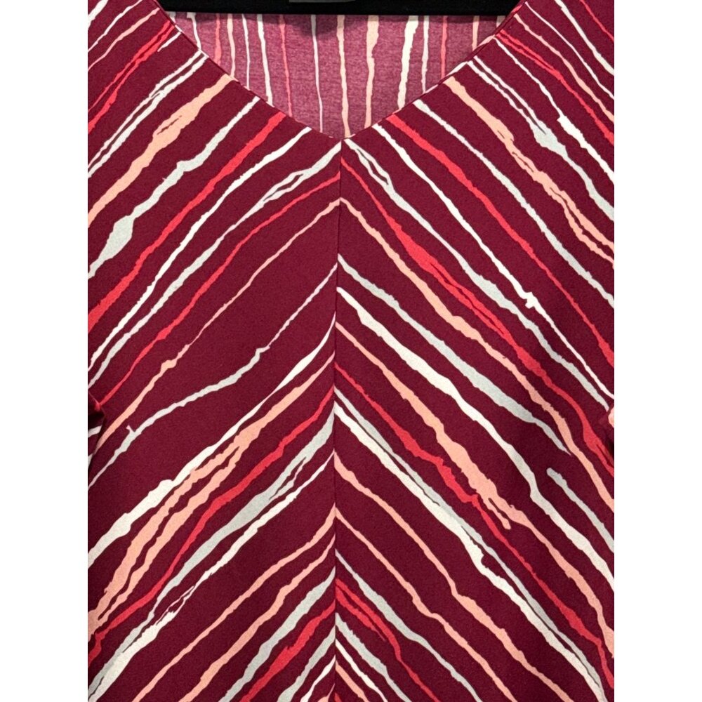 Bob Mackie Wearable Art Size 1X Red & Pink Stripe Pattern V-Neck 3/4 Sleeve Top - Picture 2 of 7